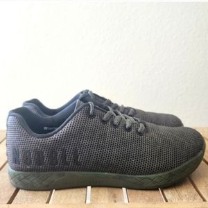 NOBULL SUPERFABRIC TRAINERS. CHARCOAL/ GREEN CAMO. 7.5M/9W